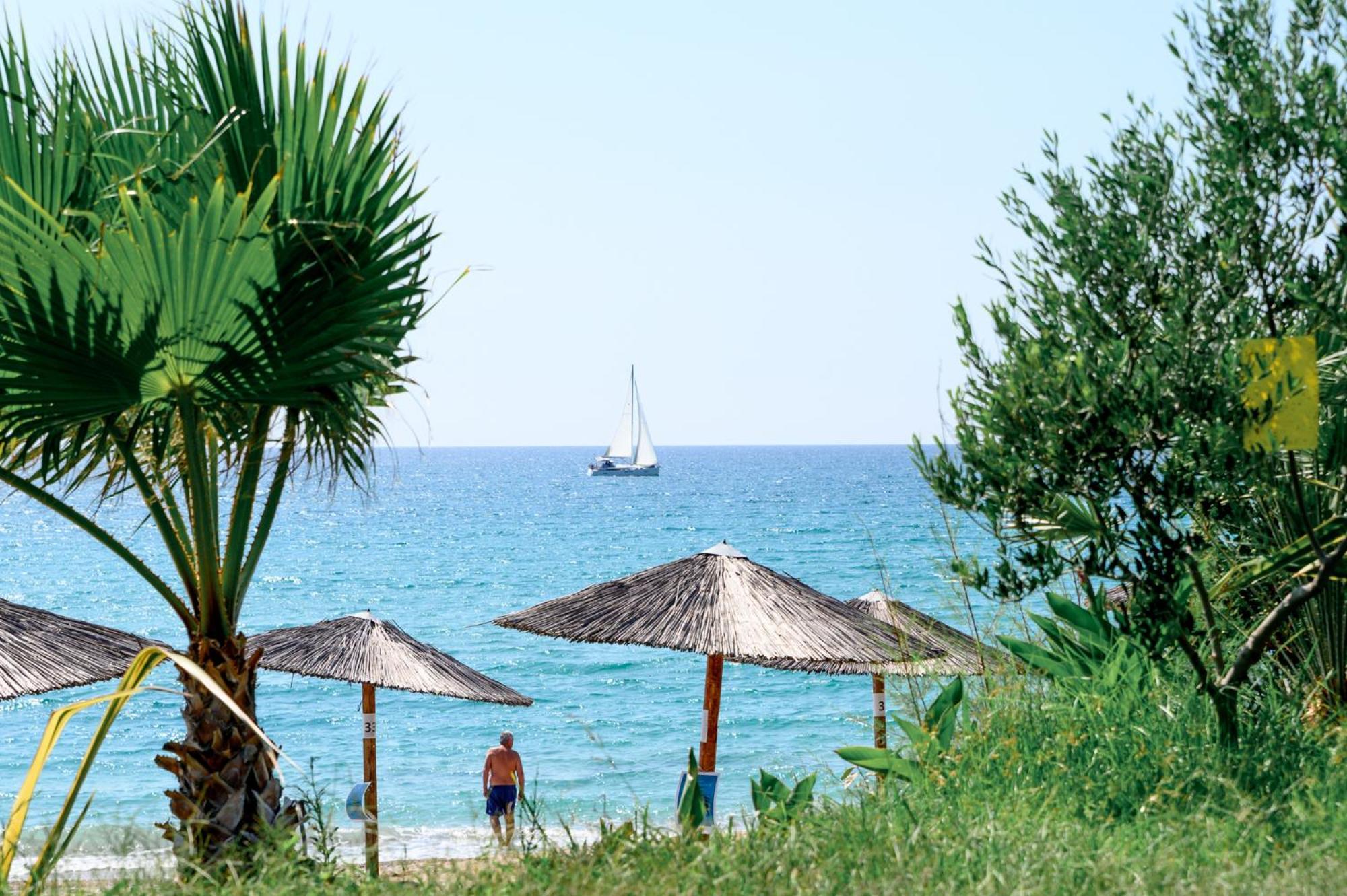 Poseidon Beach Hotel Kastrosikia Exterior foto