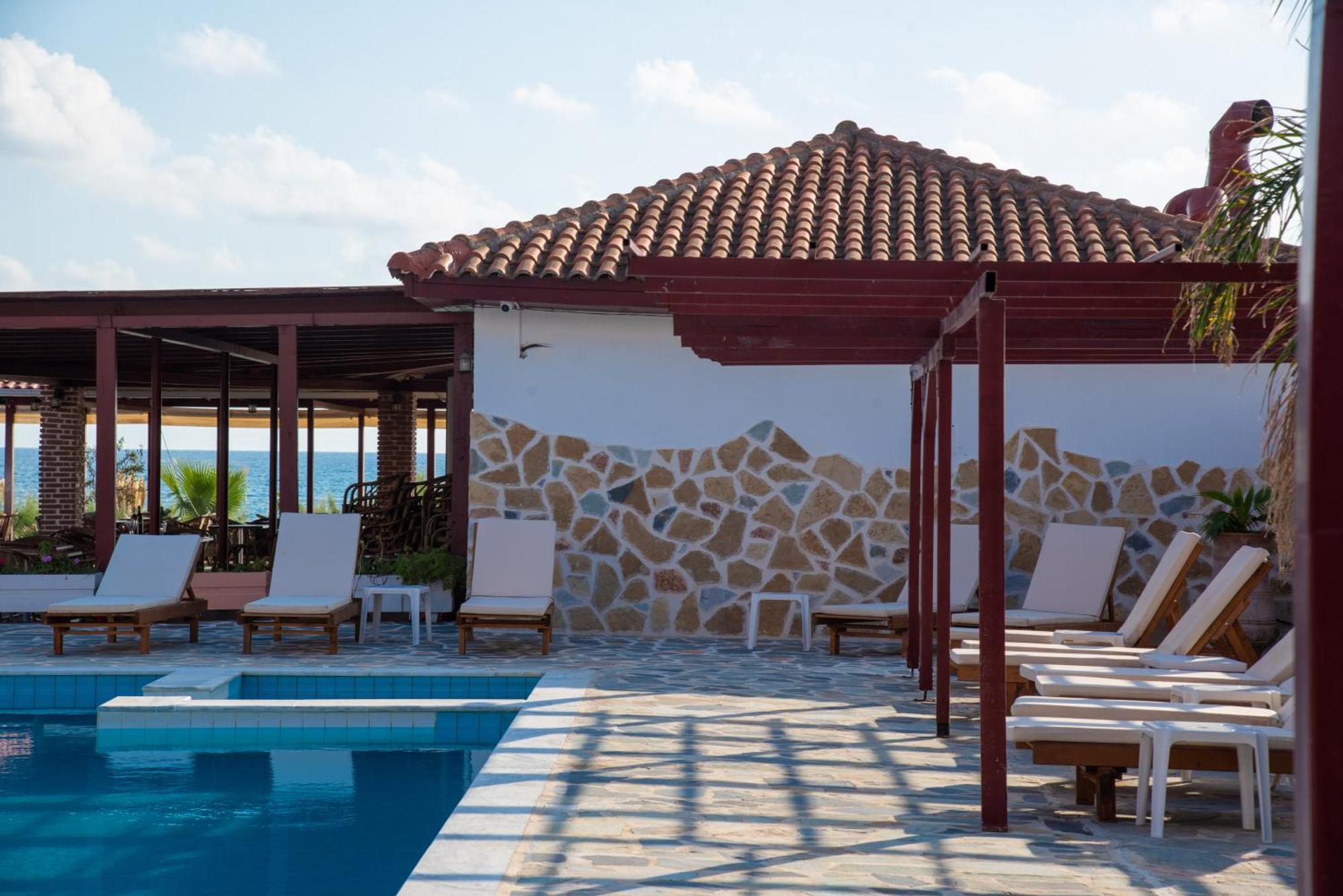 Poseidon Beach Hotel Kastrosikia Exterior foto